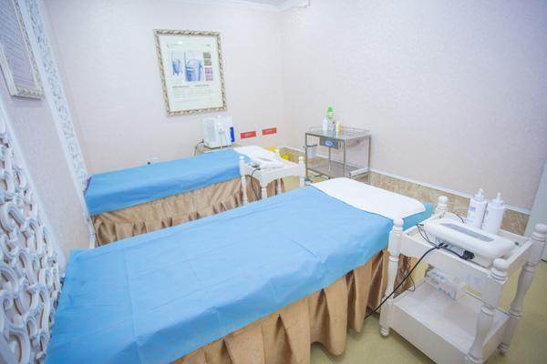 成都天使之翼医疗美容医院(武侯总院)价格表: