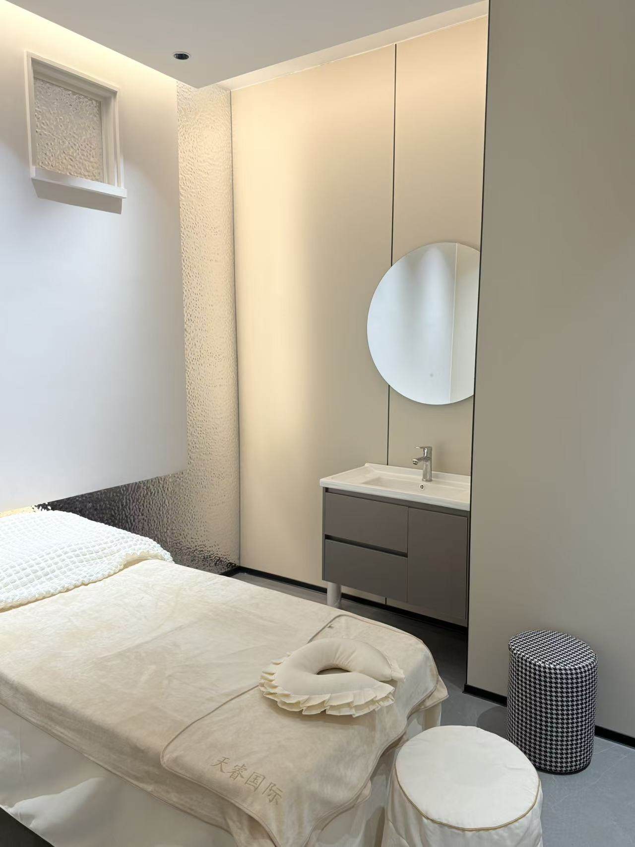 李文华医生的技术口碑：眼鼻整形获求美者认可