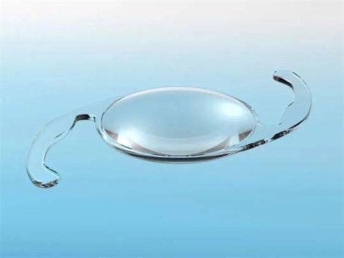 三、隆鼻热敷可以敷在鼻子上吗