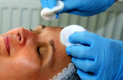 岳阳亚美医疗美容门诊部预约挂号方式：