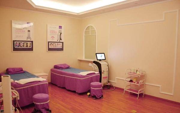 岳阳你美医疗美容门诊部价格表：